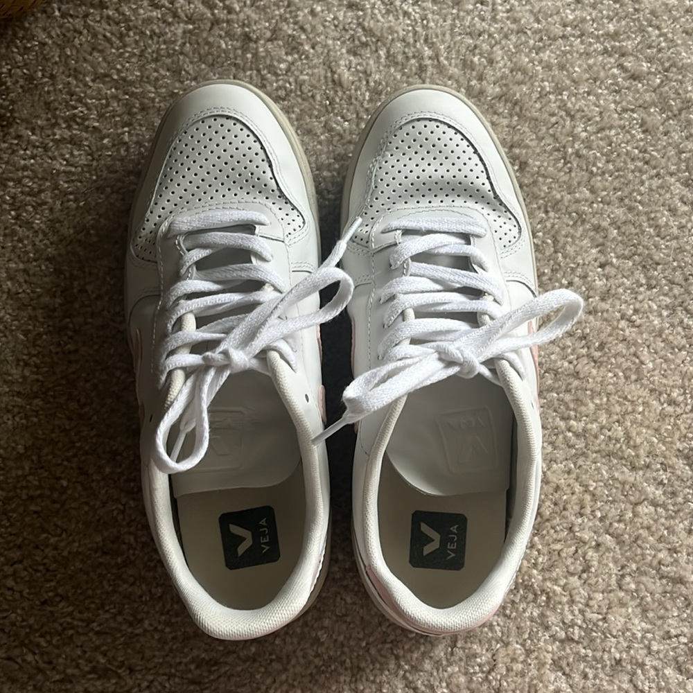 Veja RARE white and pink leather sneaker size 9 - Picture 7 of 8